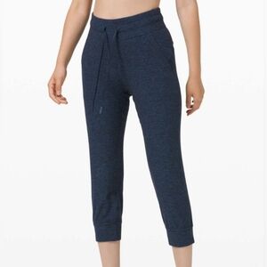 Lululemon Ready to Rulu Jogger Crop Heathered True Navy / Black Sz 0 W6BJ1S